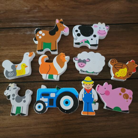 Melissa & Doug Wooden Take-Along Sorting Barn w/ Flip Up Roof & Handle - 10 Pc - Picture 4 of 7